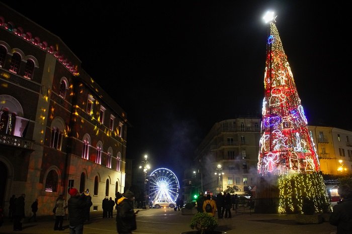 Natale a Benevento, le novità: CantAlbero trasloca in piazza Risorgimento